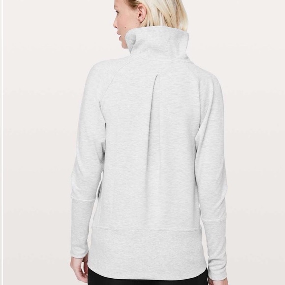 Lululemon High Lines Pullover
Heathered Core Ultra Light Grey - Picture 3 of 7